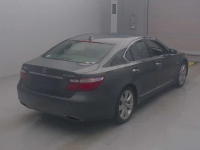 Lexus LS600h