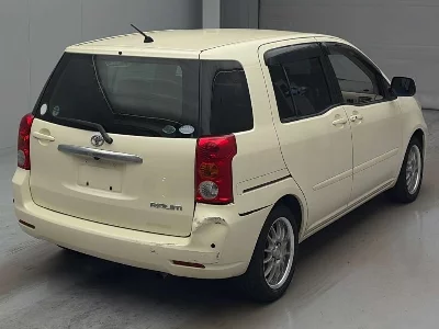 Toyota Raum