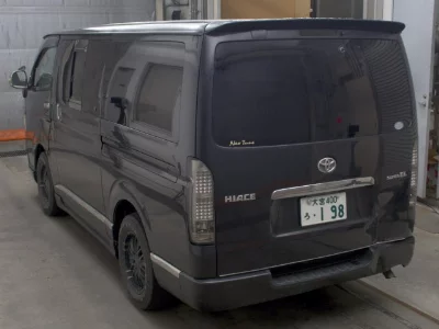 Toyota HiAce Van
