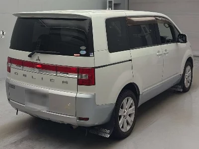 Mitsubishi DELICA D5