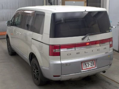 Mitsubishi DELICA D5
