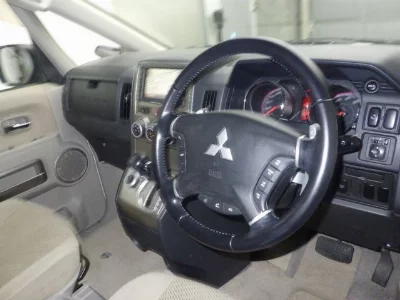 Mitsubishi DELICA D5