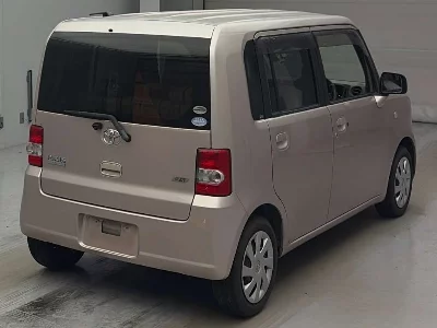 Toyota Pixis Space