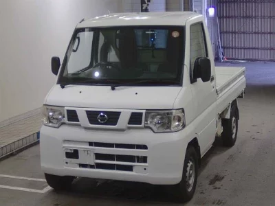 Nissan NT100 Clipper