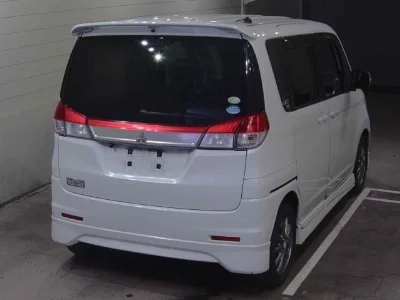 Mitsubishi Delica D:2