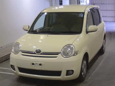 Toyota Sienta
