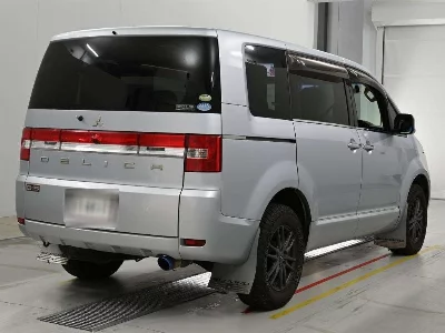 Mitsubishi DELICA D5