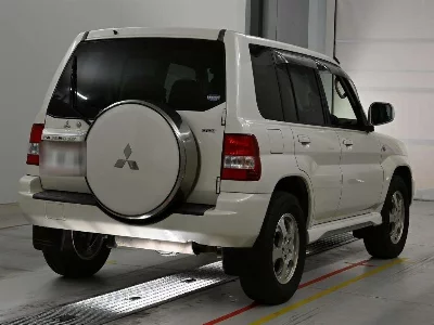 Mitsubishi Pajero iO
