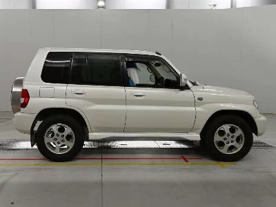 Mitsubishi Pajero iO
