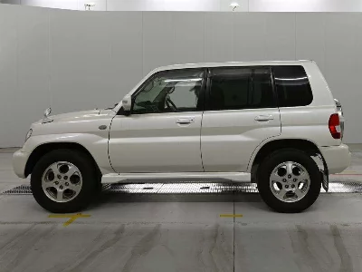 Mitsubishi Pajero iO
