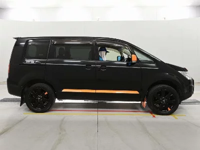 Mitsubishi DELICA D5
