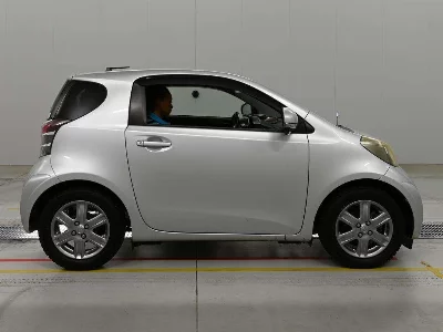 Toyota iQ
