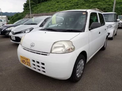 Daihatsu Esse