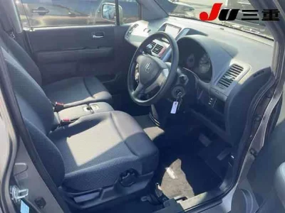 Honda Mobilio Spike