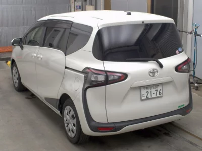 Toyota Sienta