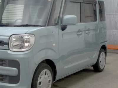 Suzuki Spacia