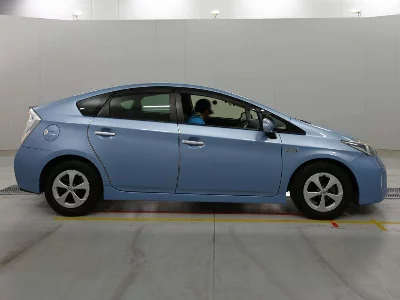 Toyota Prius PHV