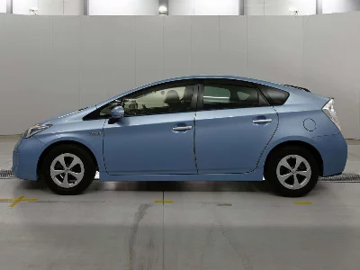 Toyota Prius PHV