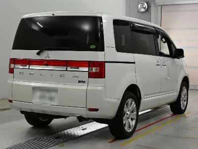 Mitsubishi DELICA D5