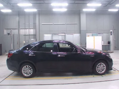 Toyota CROWN HYBRID