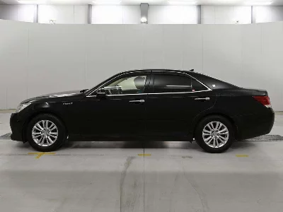 Toyota CROWN HYBRID