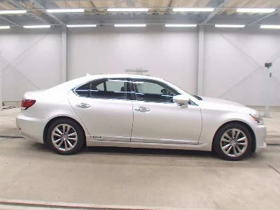 Lexus LS600h