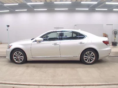 Lexus LS600h