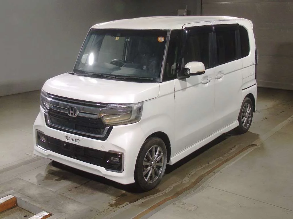 Honda N BOX CUSTOM  с аукциона в Японии