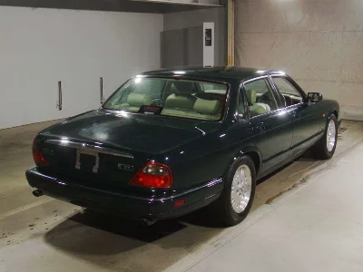 Jaguar XJ6