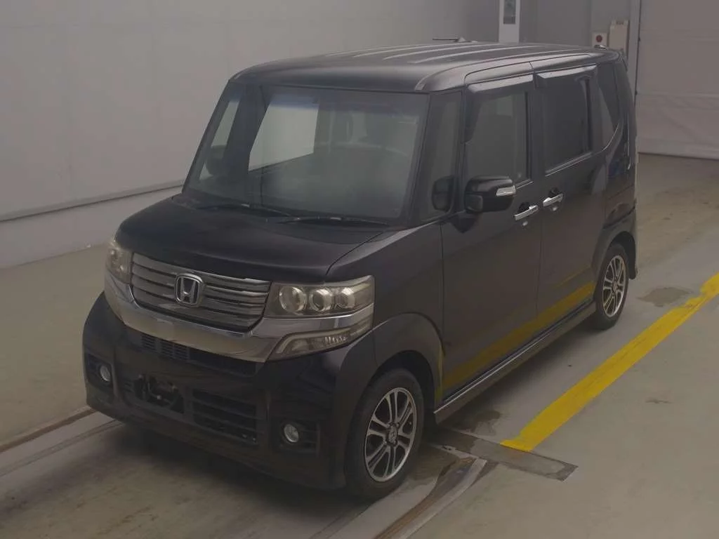 Honda N BOX CUSTOM  с аукциона в Японии