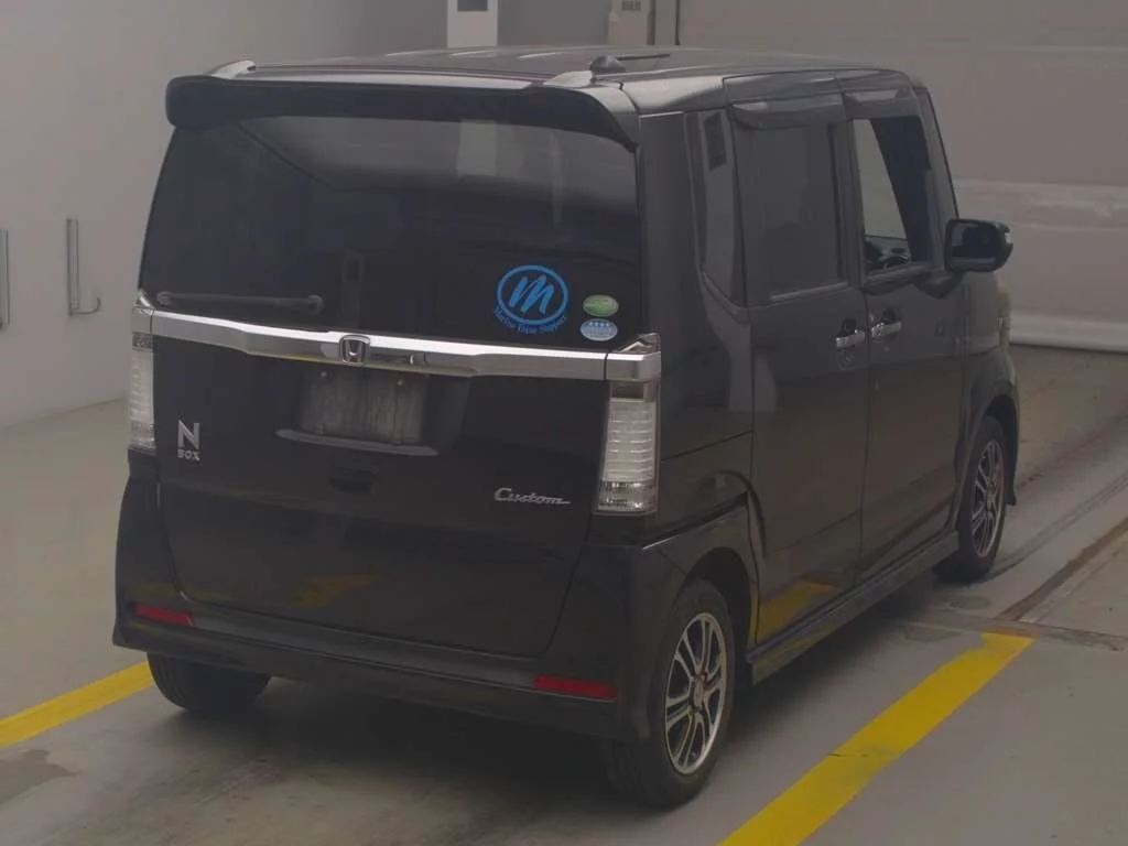 Honda N BOX CUSTOM  с аукциона в Японии