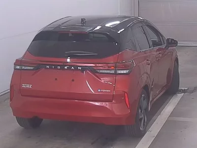 Nissan Aura