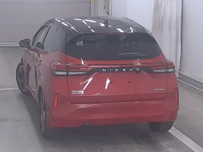 Nissan Aura