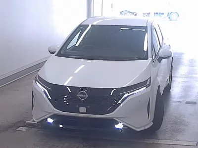 Nissan Aura