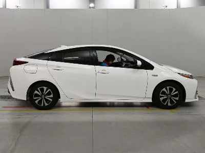Toyota Prius PHV