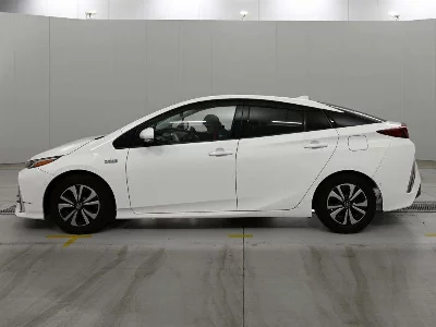 Toyota Prius PHV