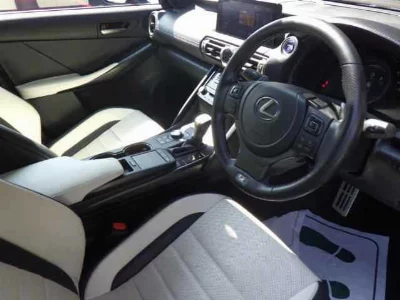 LEXUS IS