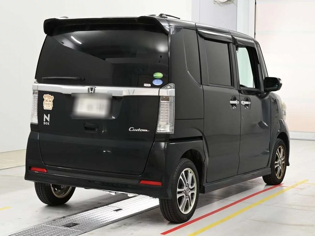 Honda N BOX CUSTOM  с аукциона в Японии