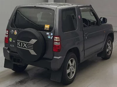 Nissan Kix