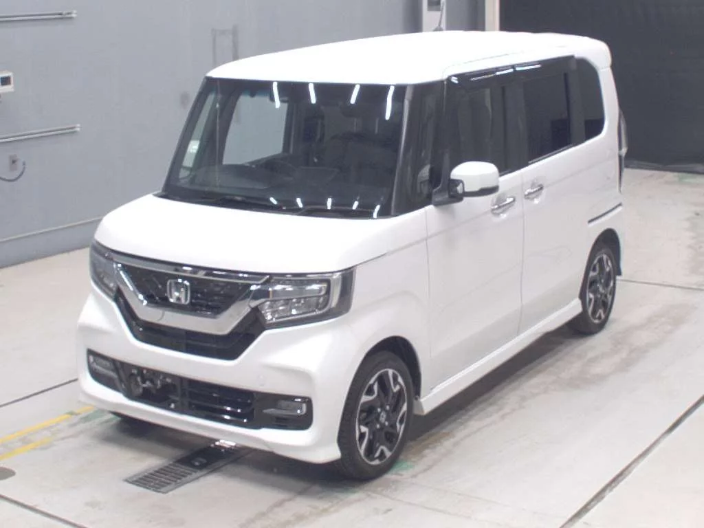 Honda N BOX CUSTOM  с аукциона в Японии