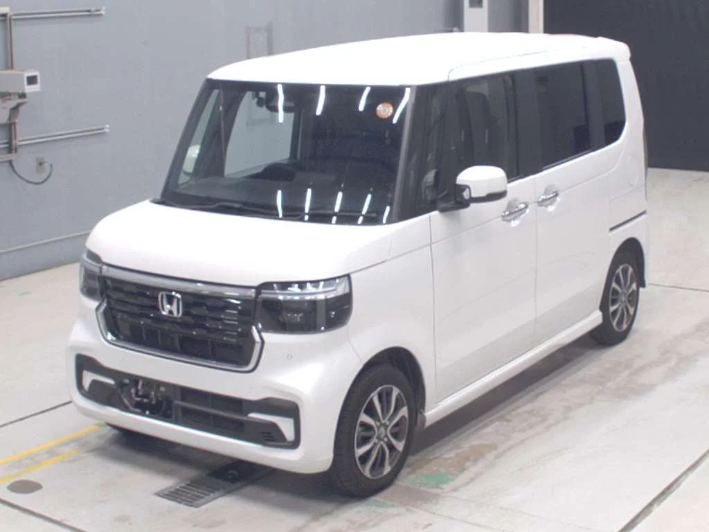 Honda N BOX CUSTOM  с аукциона в Японии