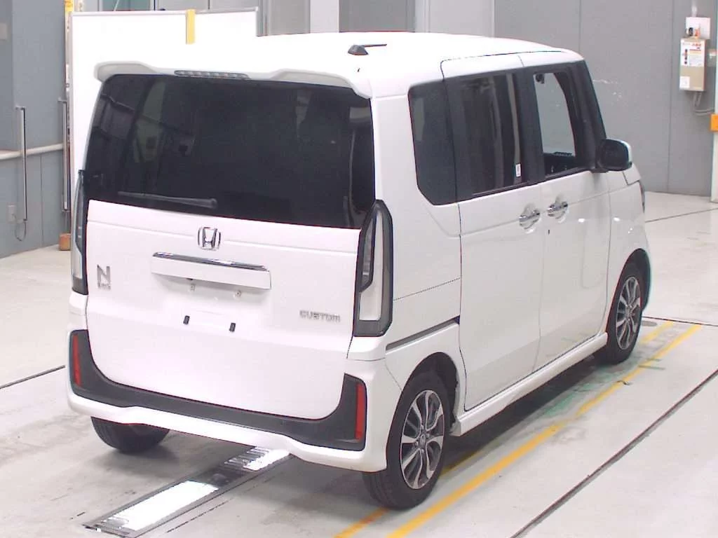 Honda N BOX CUSTOM  с аукциона в Японии