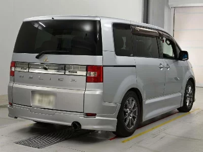 Mitsubishi DELICA D5
