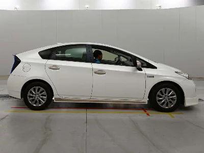 Toyota Prius PHV