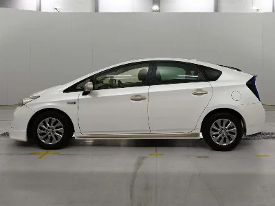 Toyota Prius PHV