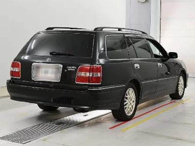 Toyota Crown Estate
