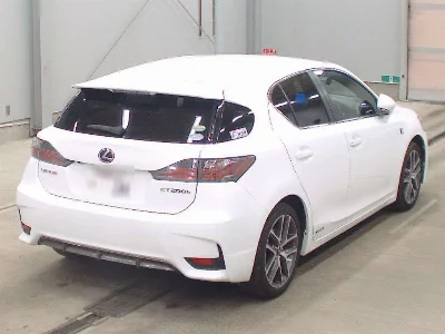 Lexus CT200h