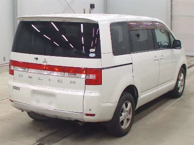 Mitsubishi DELICA D5