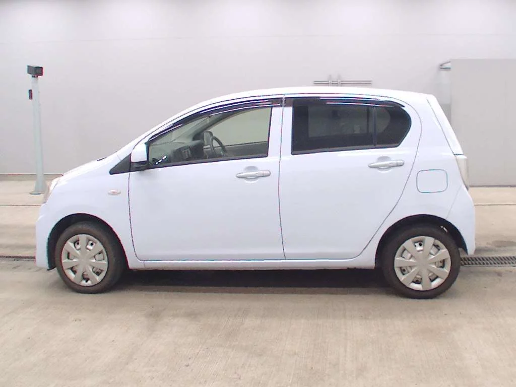 Daihatsu Mira e:S  с аукциона в Японии