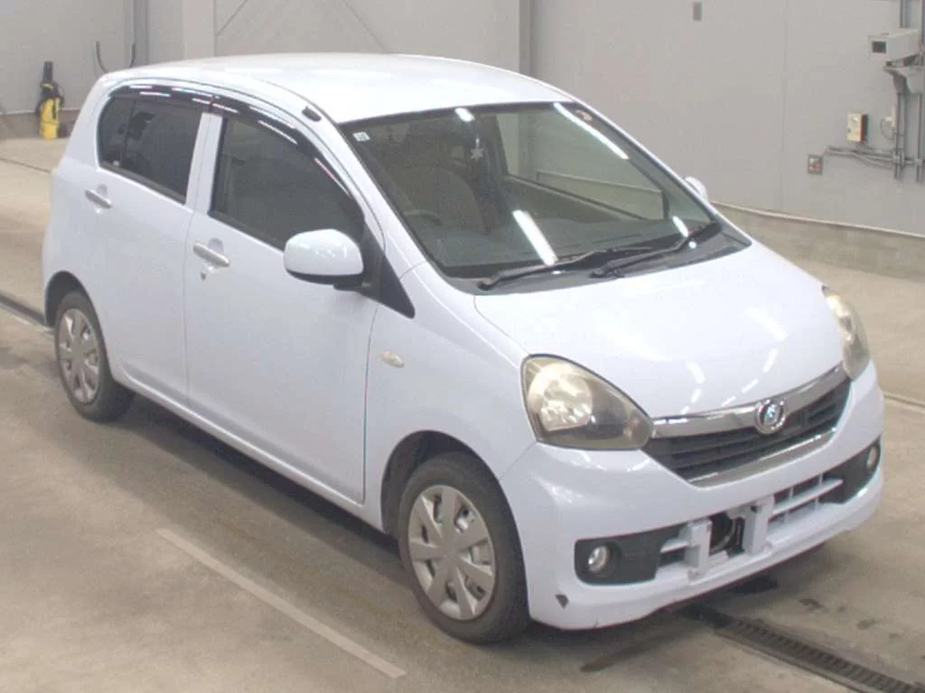 Daihatsu Mira e:S  с аукциона в Японии